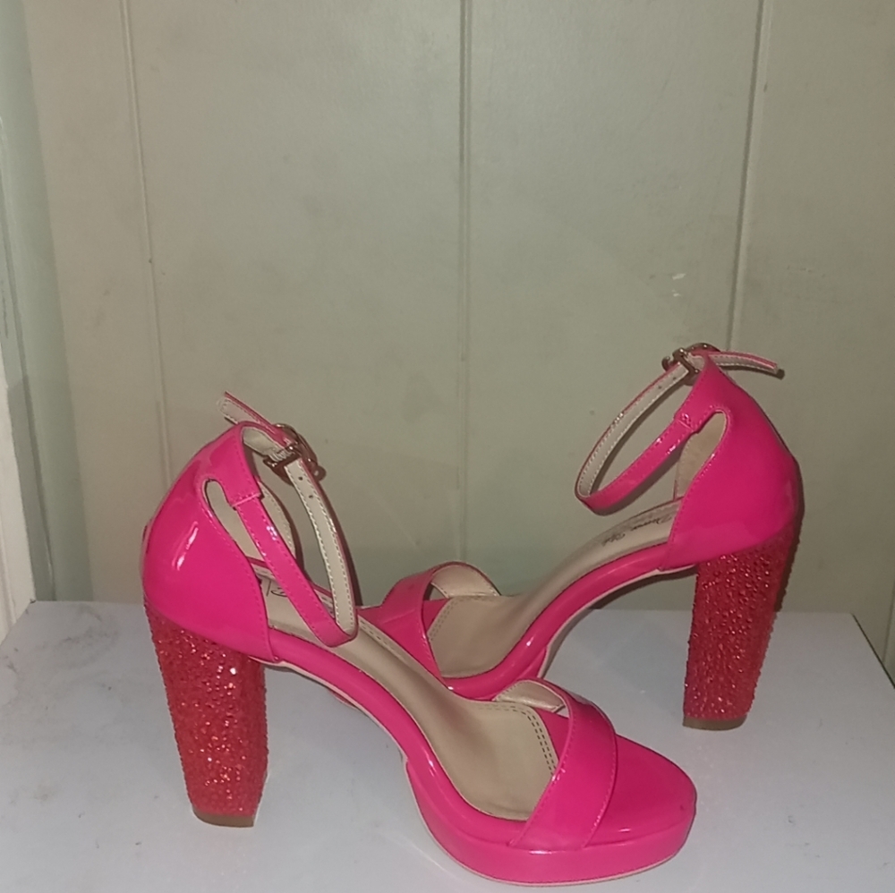 Diverse Style Pink heels